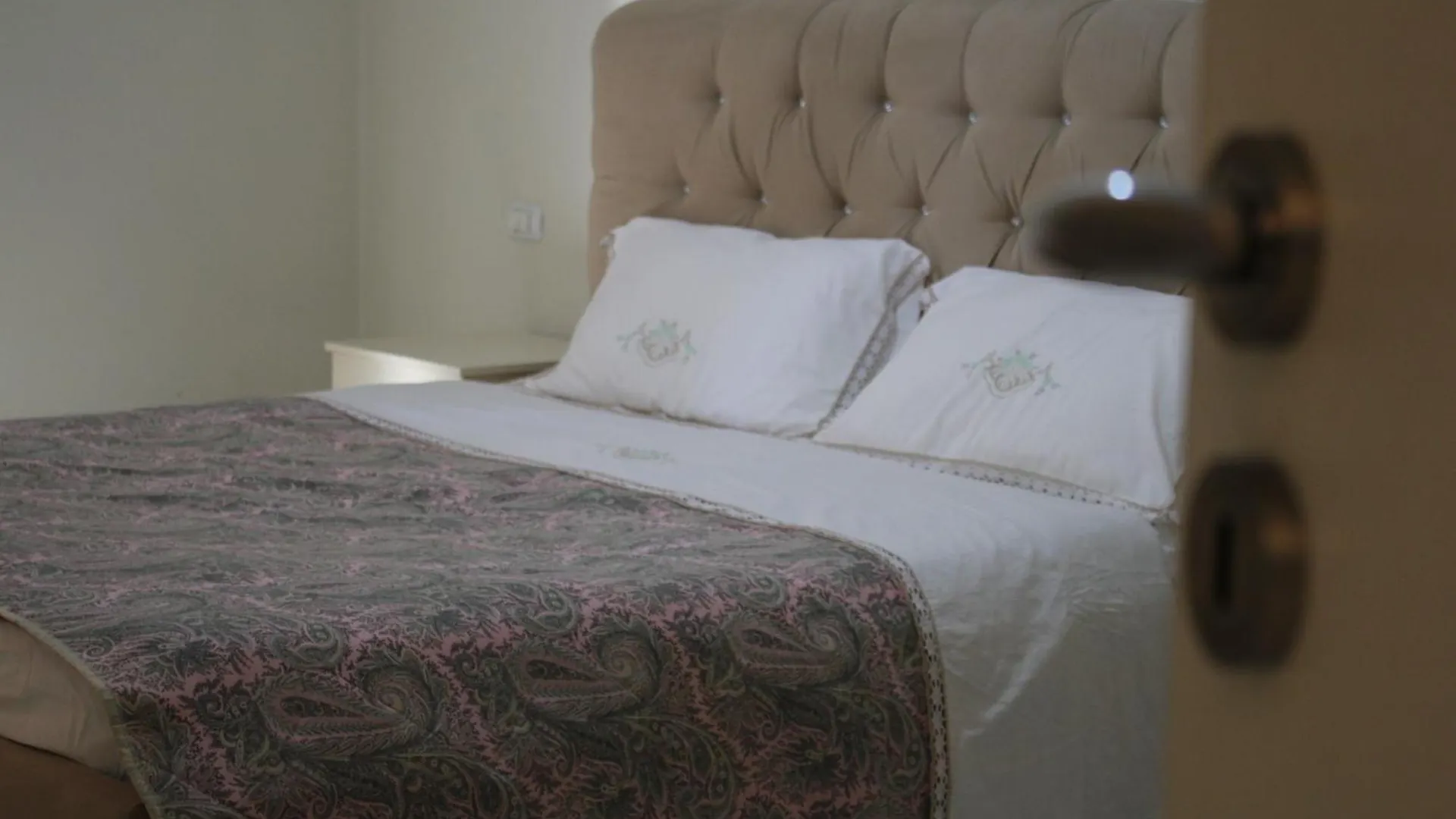 Osmenaj Apartment location